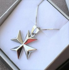Pendentif Croix Maltais Avec