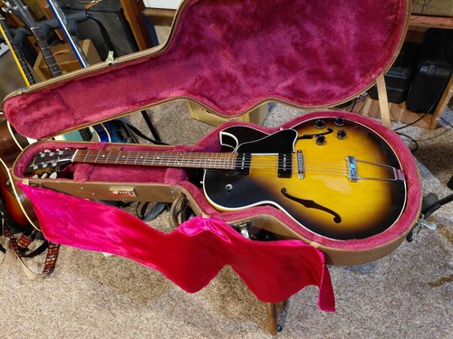 Gibson 135 guitar - gibson, es