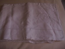 drap brodé ancien