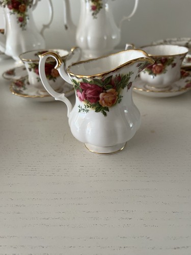 Royal albert old - albert, roses