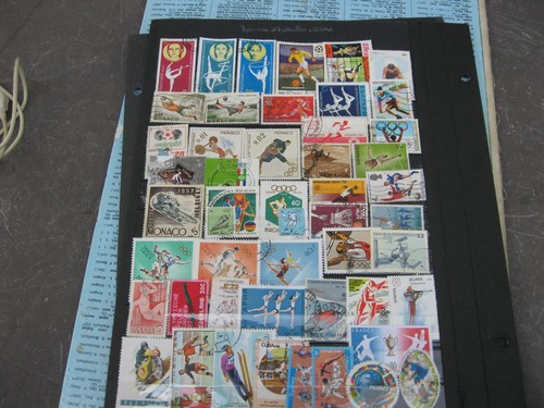 Lot 100 timbres sport - ,