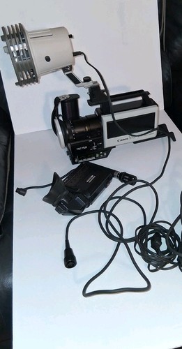 Canon color video camera - vc-10,
