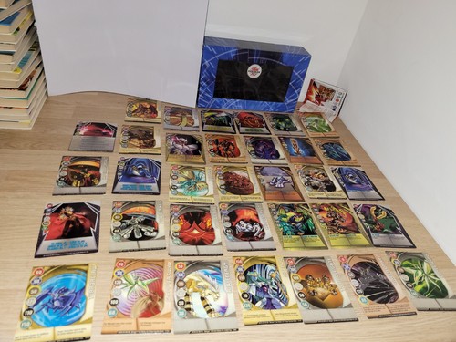 Lot cartes bakugan - 35,