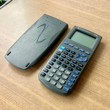 Calculatrice Graphique TEXAS INSTRUMENTS TI-82 + Piles neuves !!!