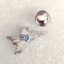 Pin's Lapel pin pins Avion de chasse Militaire Dassault RAFALE ERCA Zamac