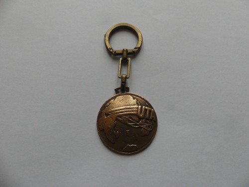 Porte clé bronze monde - porte,