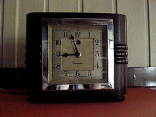 Pendulette art deco electrique en bakelite