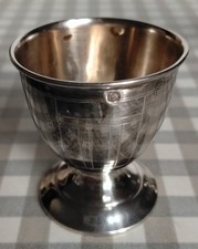 21 - Ancien joli coquetier art