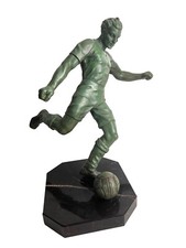 ART DECO REGULE SPORTIF JOUEUR DE FOOT PATINE VERT BRONZE - HAUTEUR 41 cm