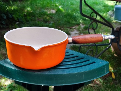 Ancienne casserole fonte - ancienne,