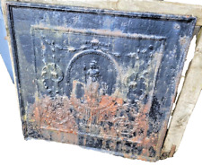 Plaque ancienne de cheminée  haut 71.5 larg 72.5 prof 1 cm