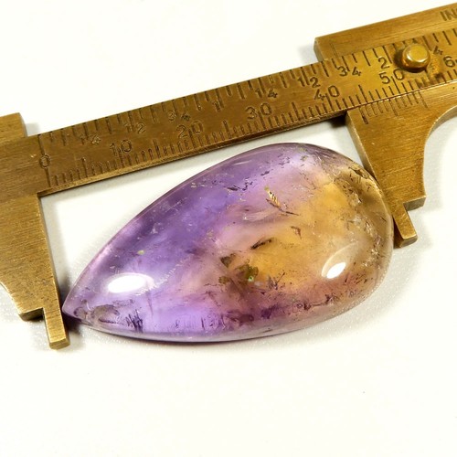 Pierre précieuse cabochon