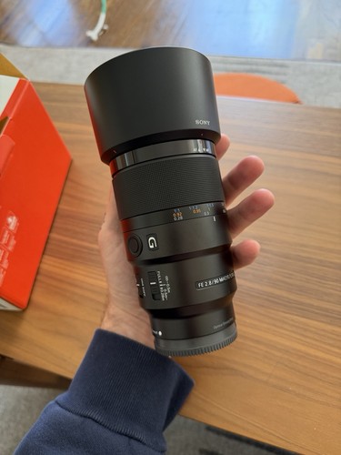 Sony 90mm macro - 90mm, g