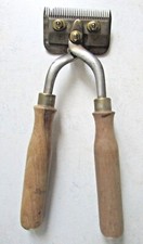 Ancienne tondeuse manuelle à moutons Marque T.D. déposée Manche en bois 