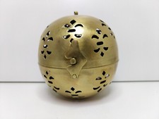 Pomander - Diffuseur de senteurs en laiton (10 cm)