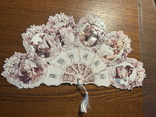 Bel Éventail  Poupée