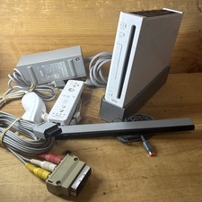Nintendo WII Blanche RVL-001 Testé Avec Cables Et Manette Avec Wii Motion Plus