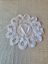 Napperon Brodé Rond Rosace 15.5  Cm Ancien Fait Main