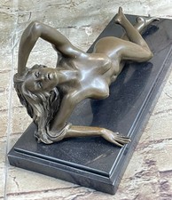 Sculpture En Bronze D'Art Déco D'Une Femme Nue Rêvant, Originale Et Signée