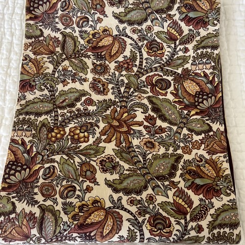 Pier table runner floral - pier,