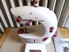 Machine à coudre portative sur pile etélectrique"COUTURE EXPRESS"