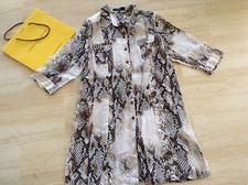 UN JOUR AILLEURS: SUPERBE ROBE