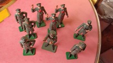 LOT DE 9 SOLDATS STARLUX ALLEMANDS  1939 1945