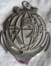 TB204 - MEDAILLE PLAQUE 5°