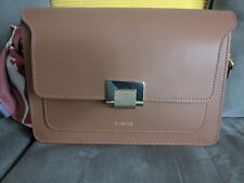 Sac modèle apollon de la marque Basile. camel