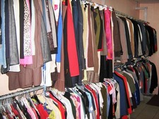 Lot revendeur vêtements  occasion 4€ / kg vêtement d'occasion