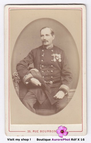 Militaire officier médaillé - officier,