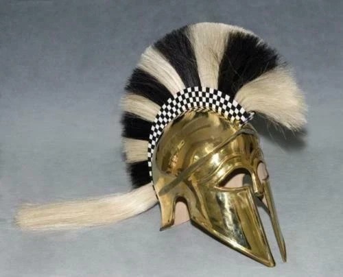 Ancien casque grec corinthien