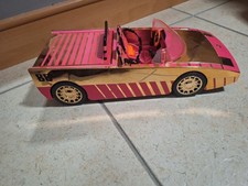 Voiture cabriolet piscine