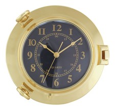 Horloge avec cadran sombre