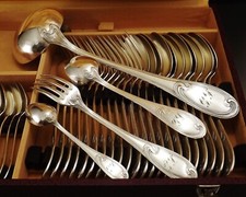 ERCUIS MODELE MOUSSELINE MENAGERE ART NOUVEAU 37 PCS METAL ARGENTE DEBUT XX°