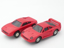 SLOT CAR - 2 X VOITURES DE CIRCUIT ÉLECTRIQUE FERRARI