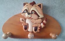 porte manteau art déco en bois avec modele raton laveur