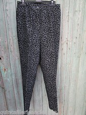 Pantalon fond gris motif