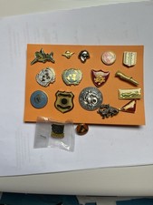 lot insignes militaires Pins