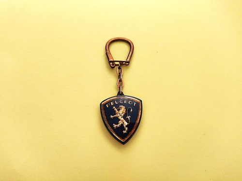 Ancien porte clés peugeot - ancien,