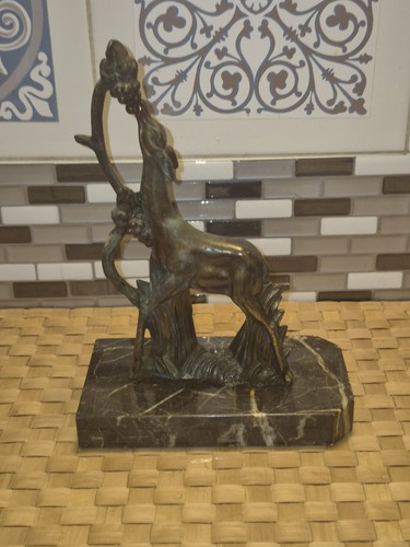 Sculpture biche raisin - sculpture,