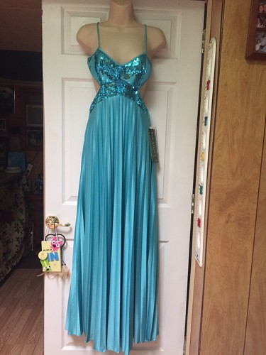 Nwt masquerade 150 prom - nwt, $150