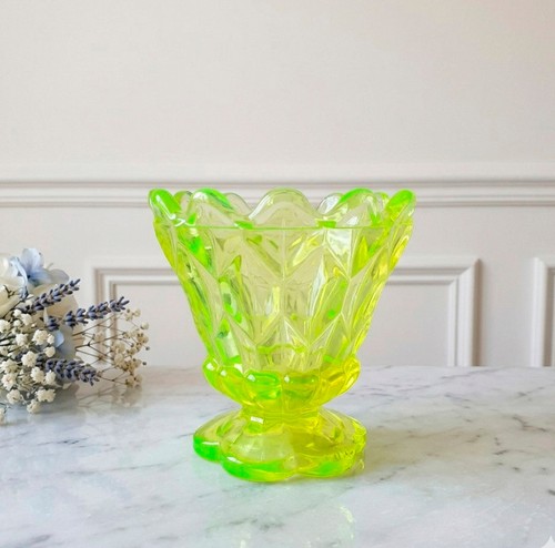 Vase vintage sur - , verre