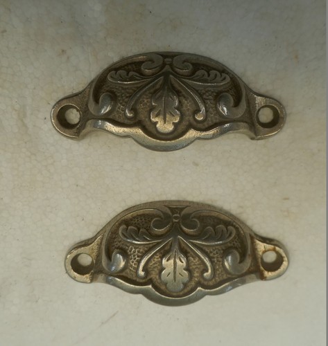 Lot 2 poignees - n°19,
