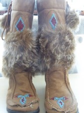 bottes couleur marron cannelle t.38 ave fausse fourrure, perlées,  tbé