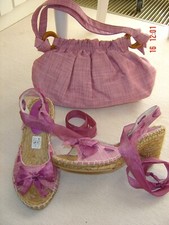 DELIGHTFUL PAIR OF MAUVE CANVAS SANDALS SIZE 4.5 POINTURE 37