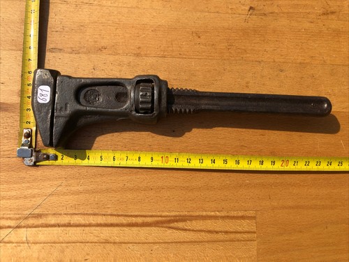 681 old tool outil - old, ancien