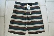 short de bain surf à rayures