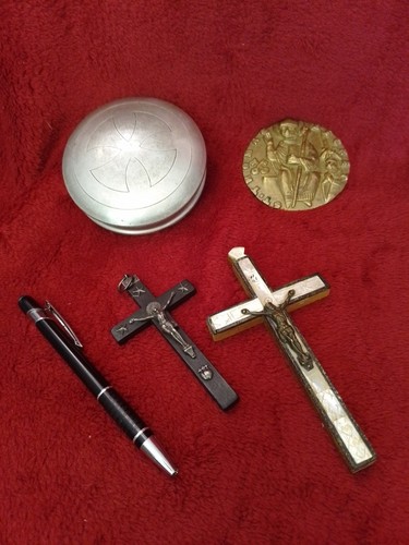 Lot objets religieux 2 - de,