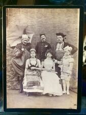 PHOTO sur carton Studio Déguisement costumes Théâtre Theater troupe parapluie